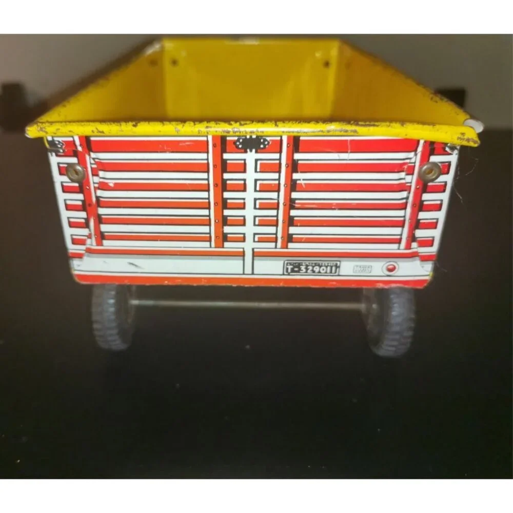 VINTAGE‎ LOUIS MARX TIN LITHO MARBROOK FARMS PULL TRAILER 12